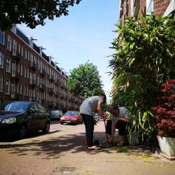 Het werk ligt op straat